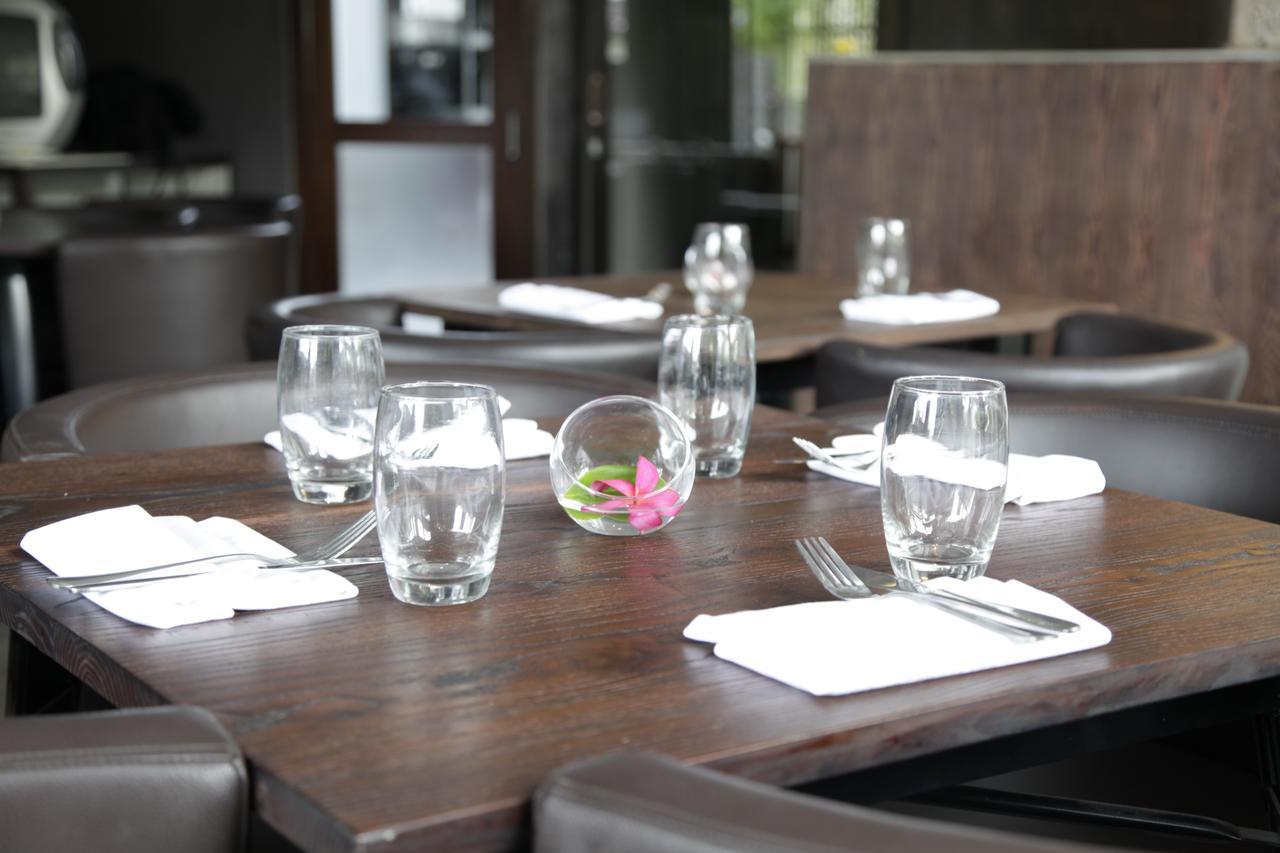 Anshel Hotel Seminyak Exterior photo